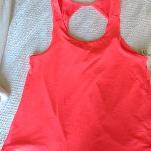 American Eagle active top